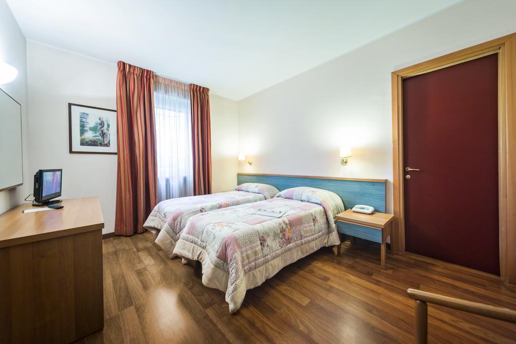 Hotel Roma 3*